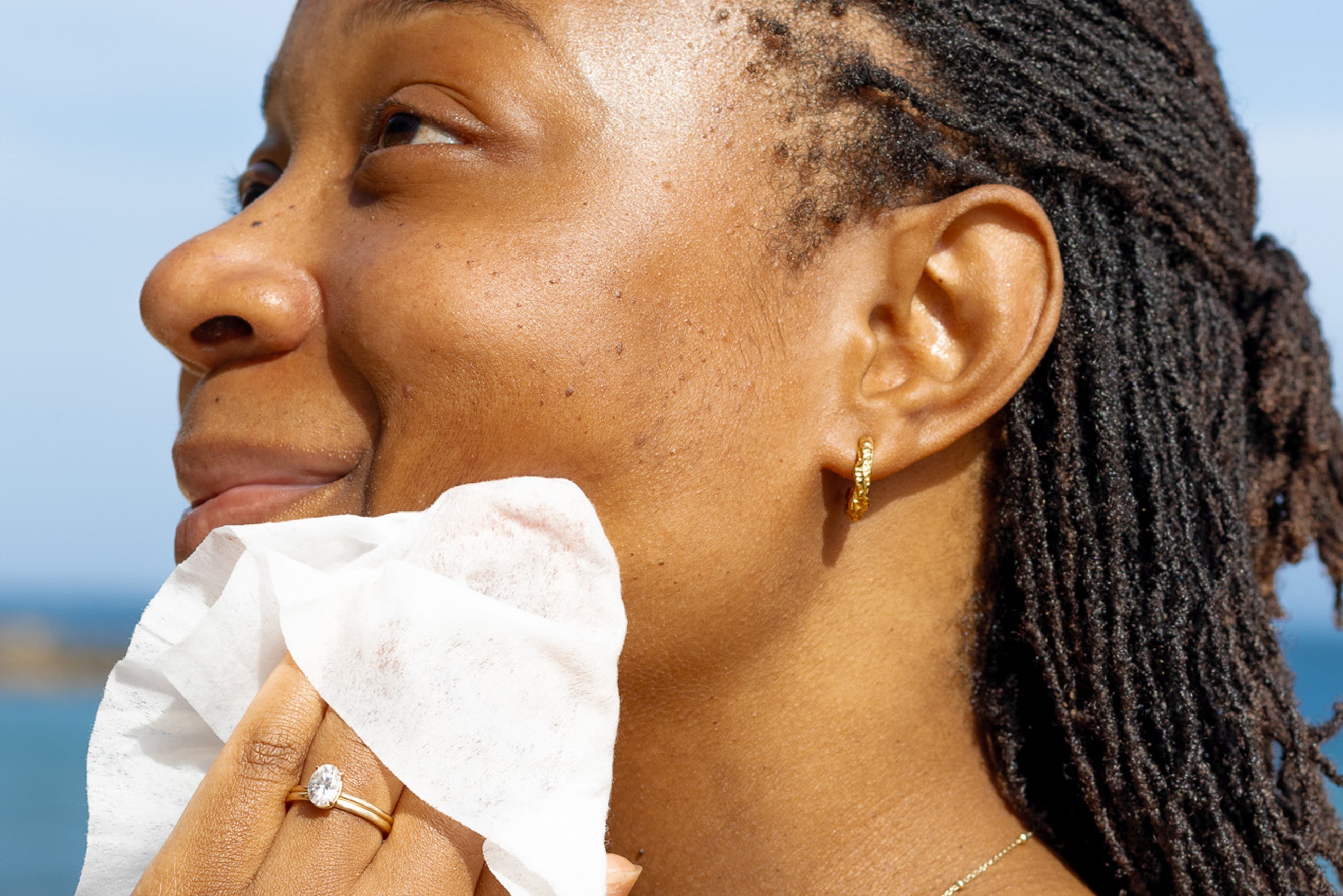 Elevate Your Skincare Routine with Results Skin Moisturising Facial Wipes