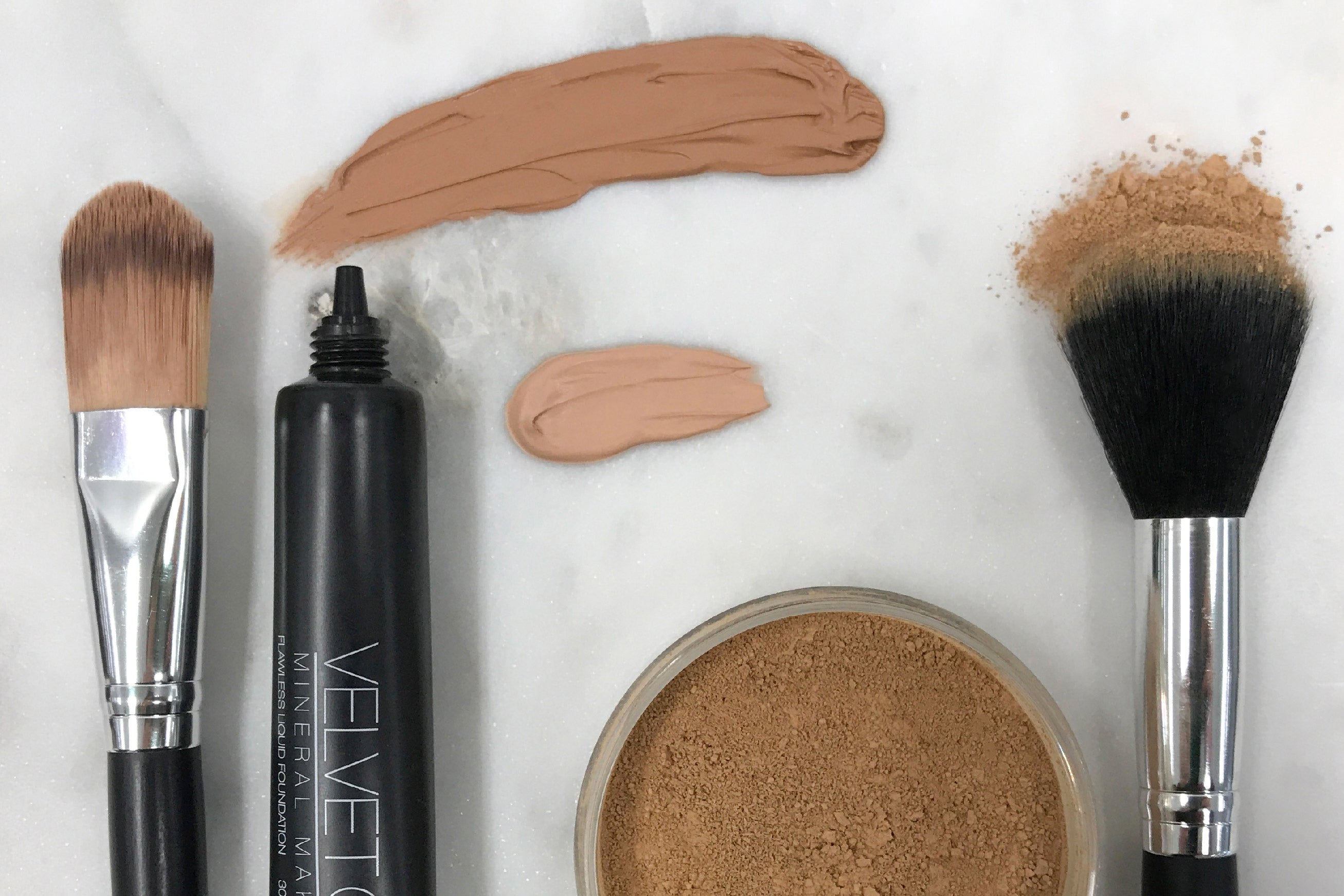 Long lasting buildable coverage with Mineral Makeup! By Velvet Co